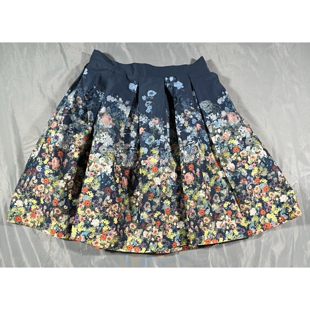 Closet London Pleated Navy Floral Skirt Size 6